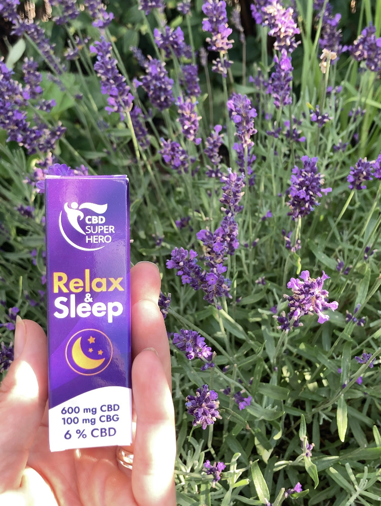 Zatočte s jarní únavou! Jaké byliny nám pomáhají se spánkem? Znáte kozlík lékařský a levanduli a jejich účinky na spánek?